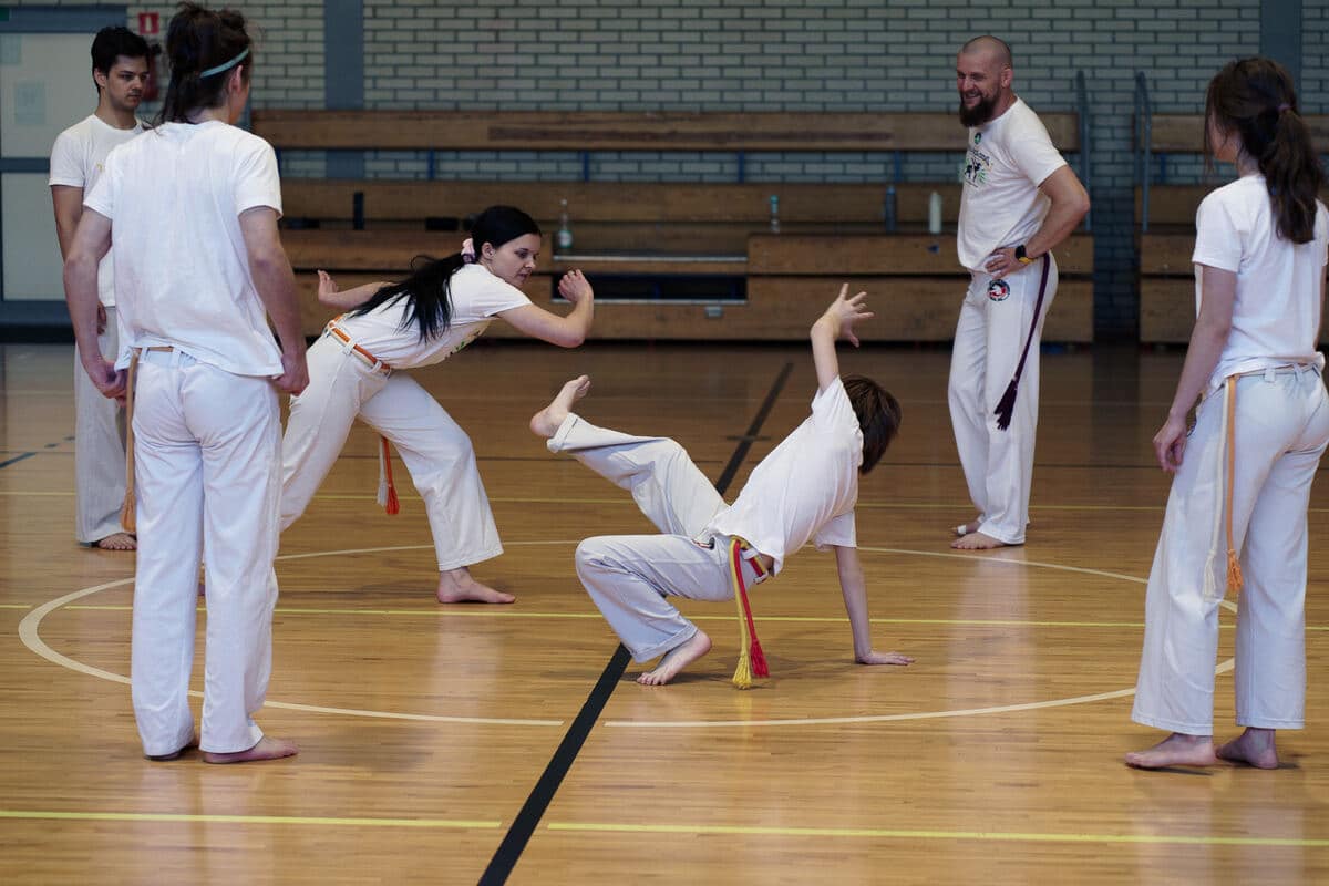 Treningi młodzieżowe Capoeira w Poznaniu prowadzone przez Klub Sportowy Capoeira Camangula Poznań